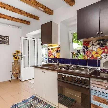 3 Bedroom Awesome Home In Supetarska Draga