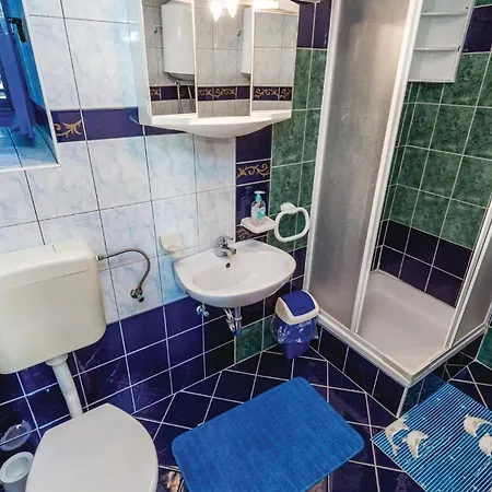 Holiday home 3 Bedroom Awesome Home In Supetarska Draga *