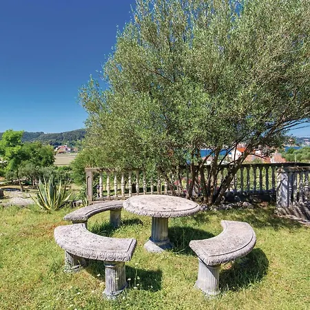 3 Bedroom Awesome Home In Supetarska Draga *