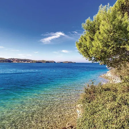 Lovely In * Supetarska Draga