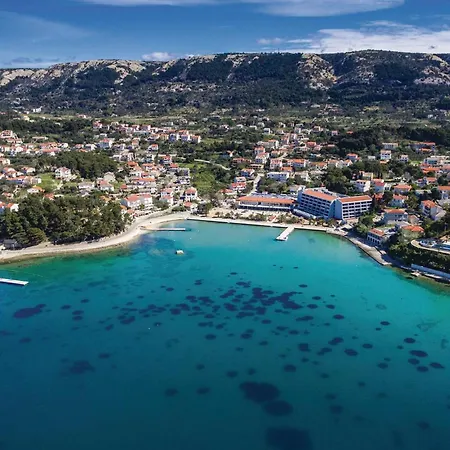 3 Bedroom Awesome Home In Supetarska Draga Holiday home *