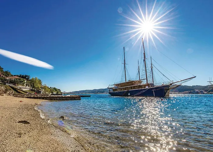 Lovely Home In Supetarska Draga